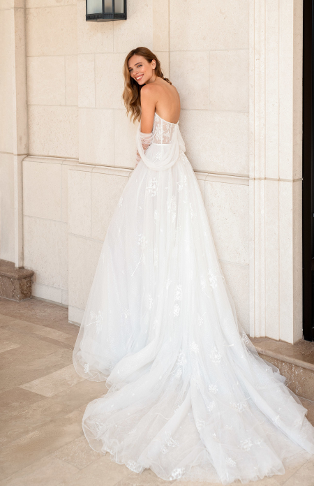 Amelie brudekjole med åben ryg 