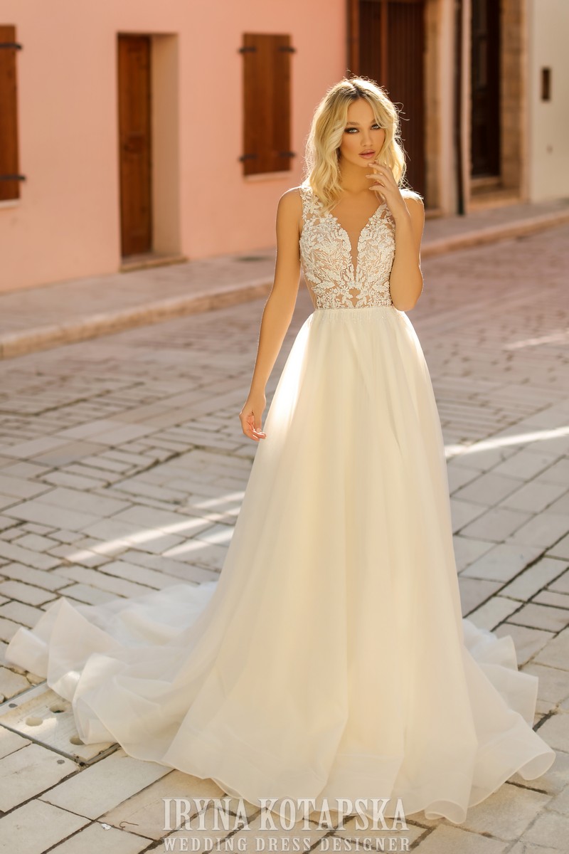 Enkel stilfuld brudekjole