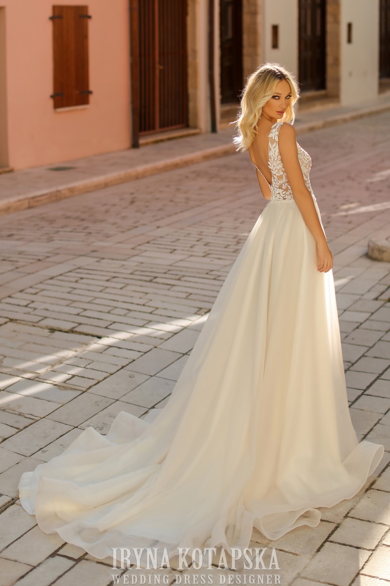 Enkel stilfuld brudekjole