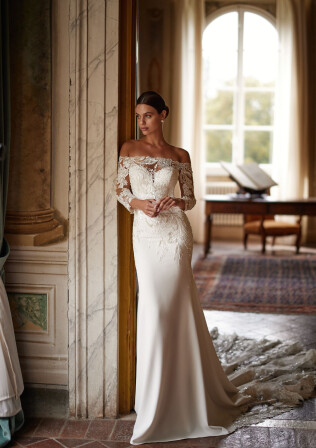 Kropsnær brudekjole med lange ærmer Pollardi