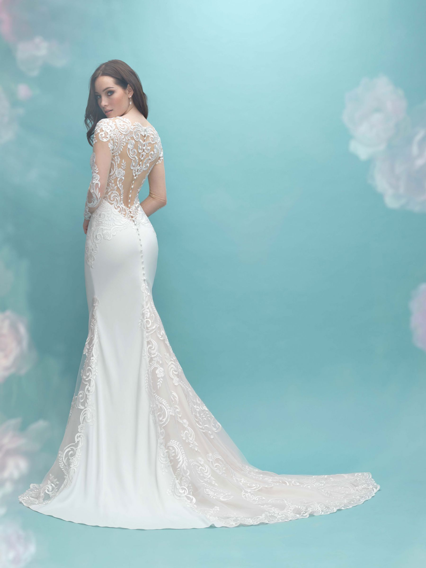 Allure bridal brudekjoler med slæb og knapper i ryggen