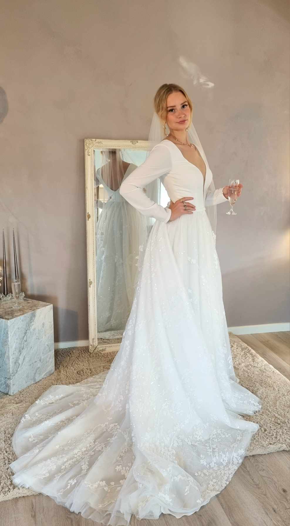 BrudekjoleOutlet brudekjole med ærmer