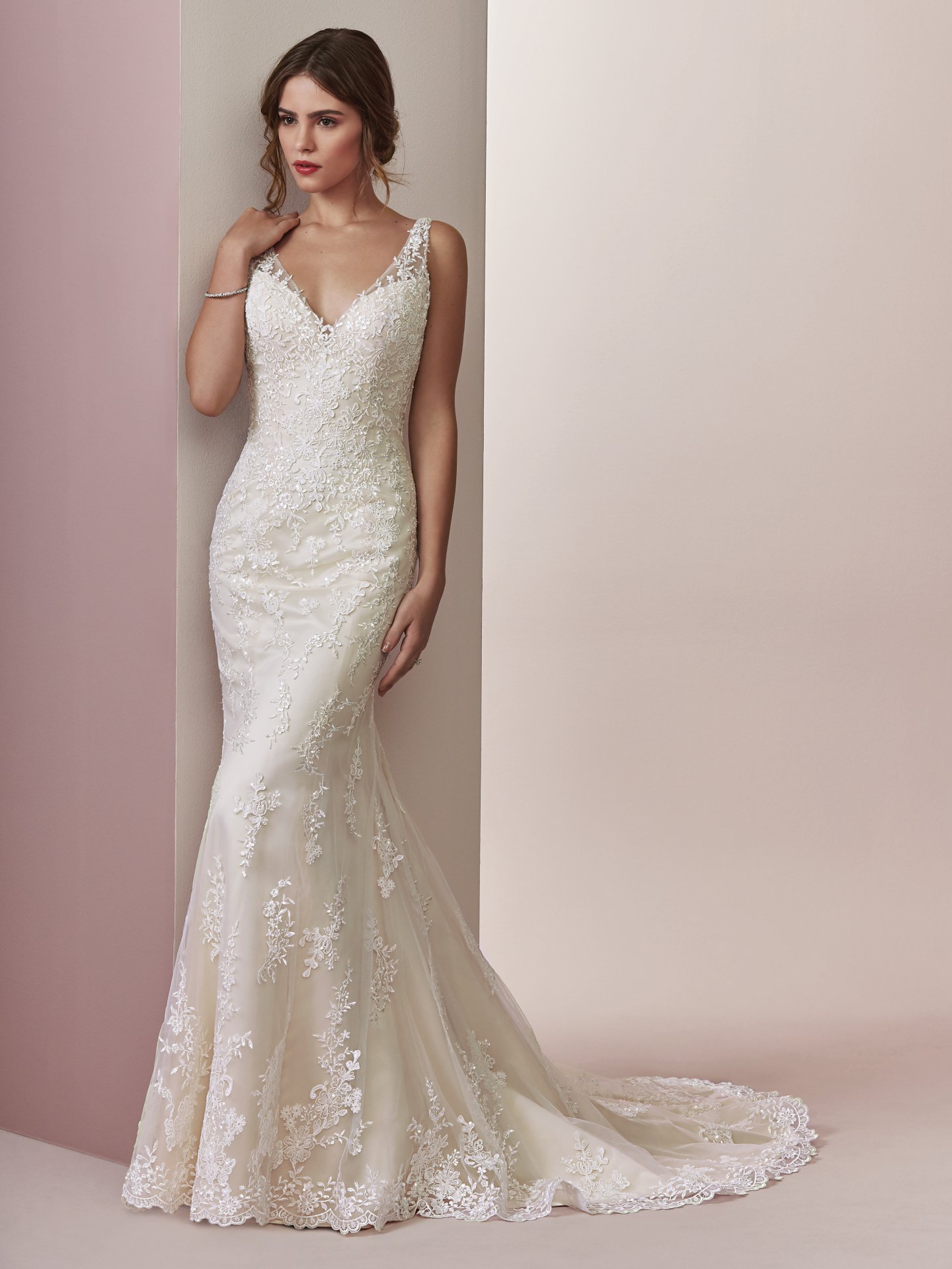 Elora brudekjole slim, tight 