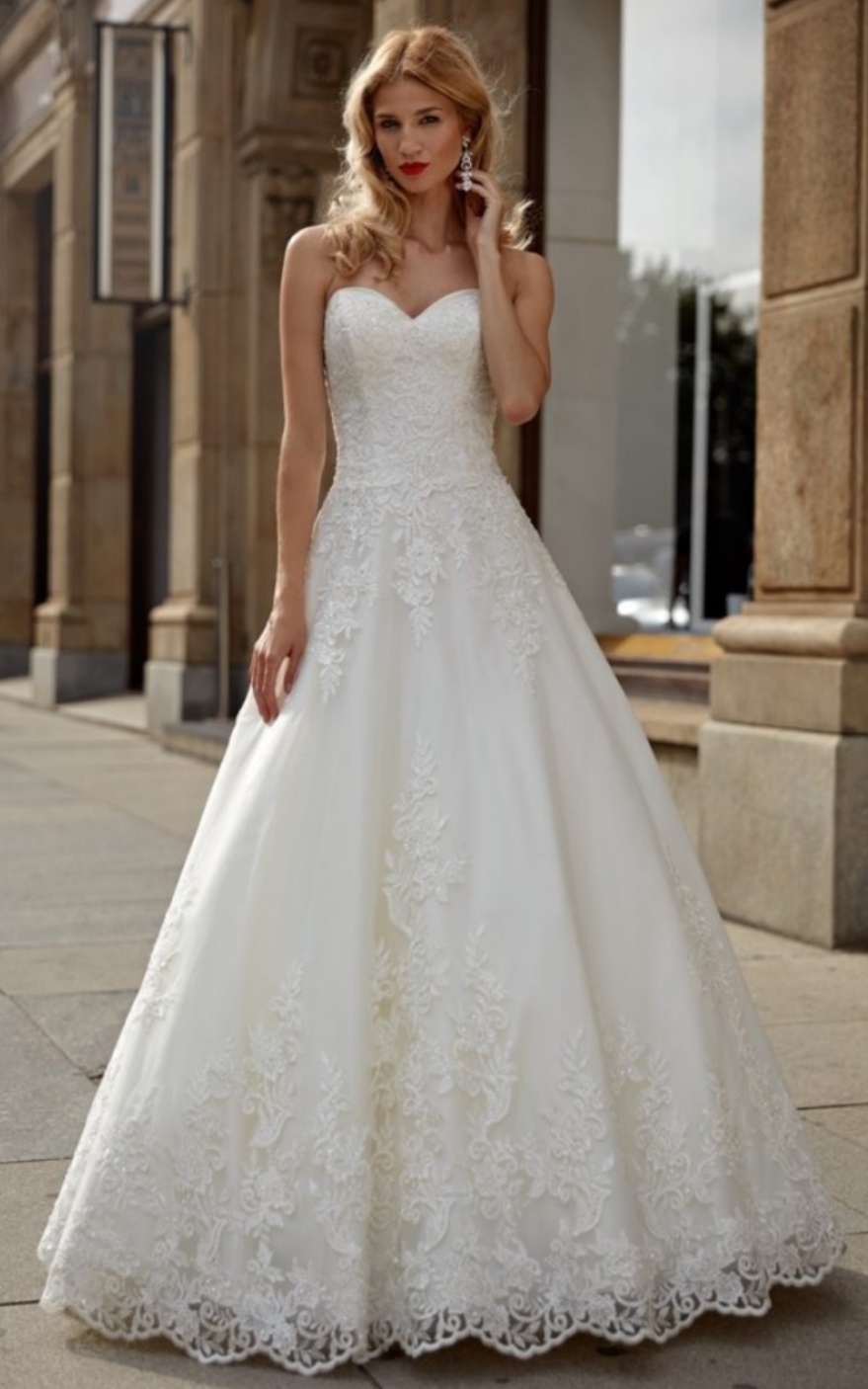 Stropløs prinsesse brudekjole