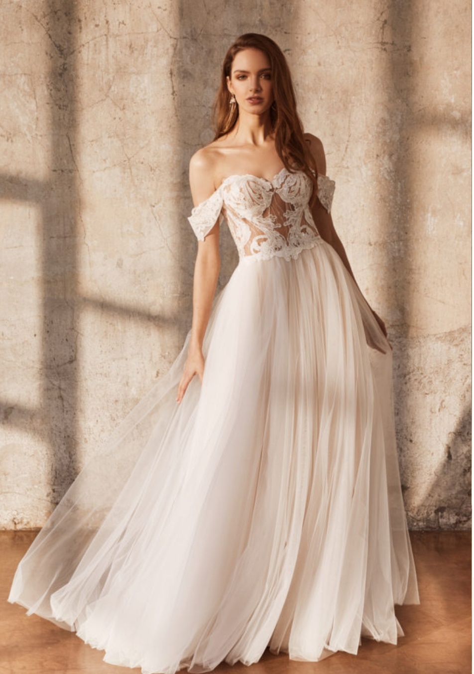 Sexet lækker Aline brudekjole fra Annais Bridal