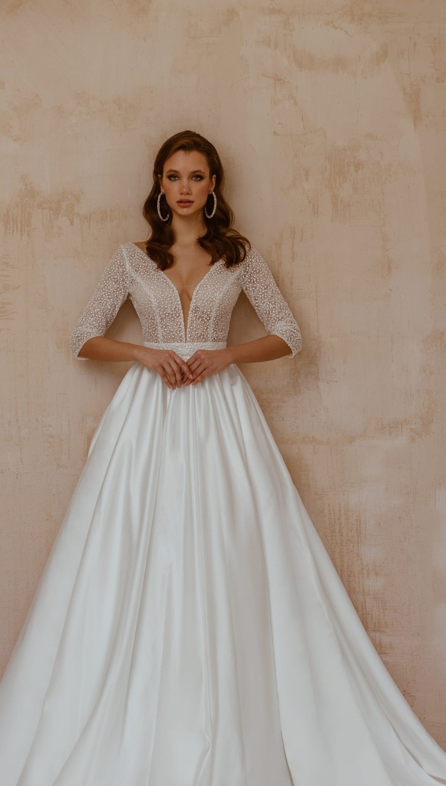 Brudekjole med glimmer ærmer 