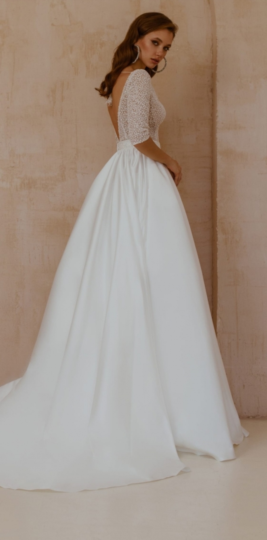 Brudekjole med glimmer ærmer 