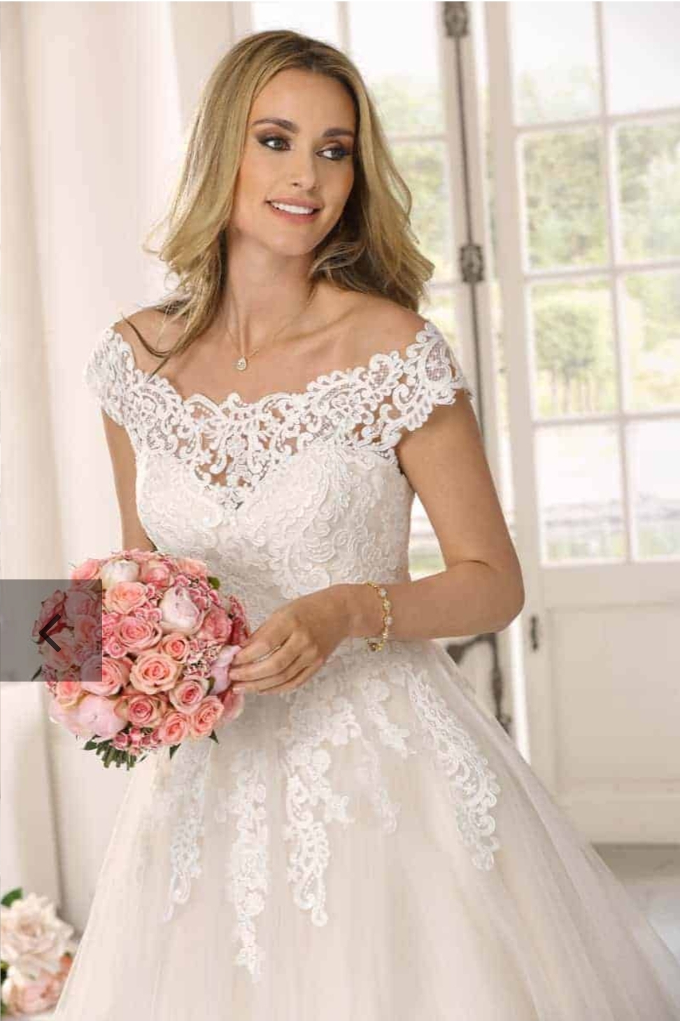 Brudekjole med off skulder strop 