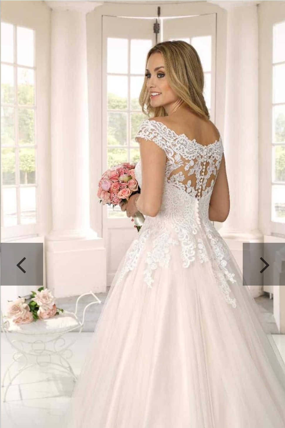 Brudekjole med off skulder strop 