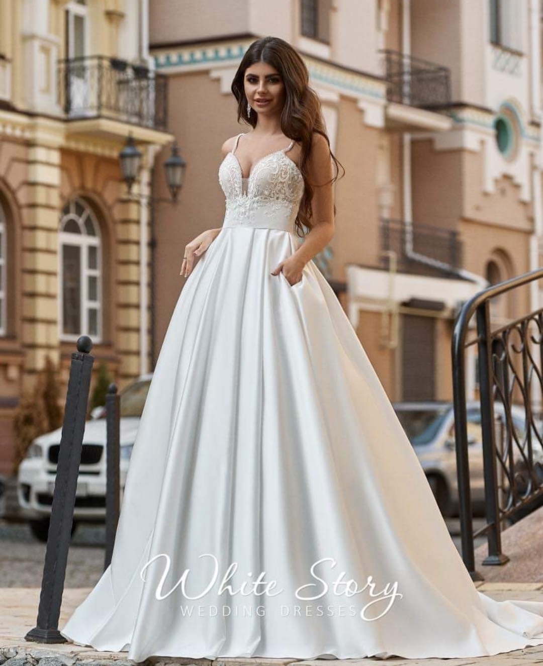 Enkel brudekjole tilbage