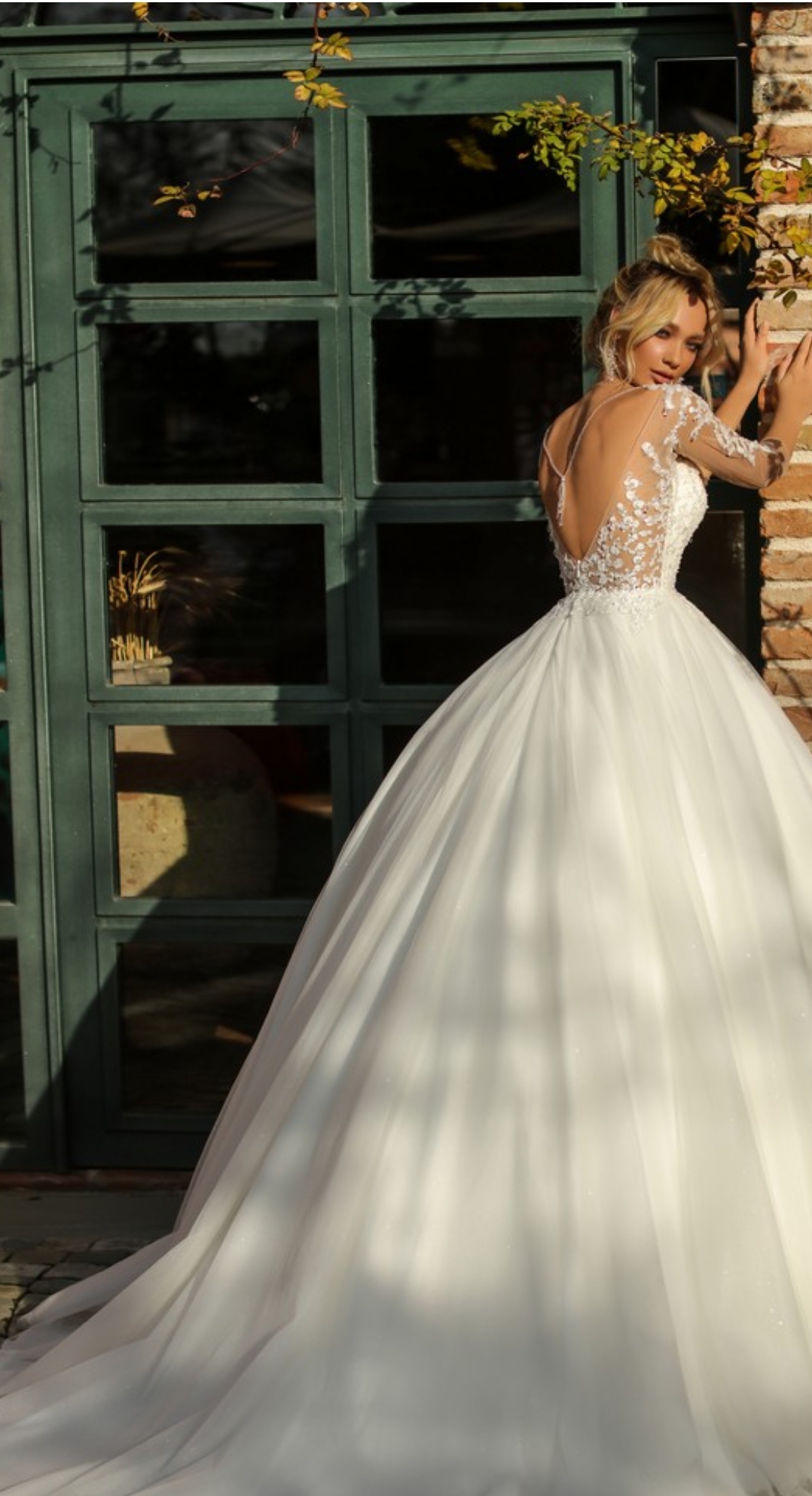 Perle brudekjole med ærmer