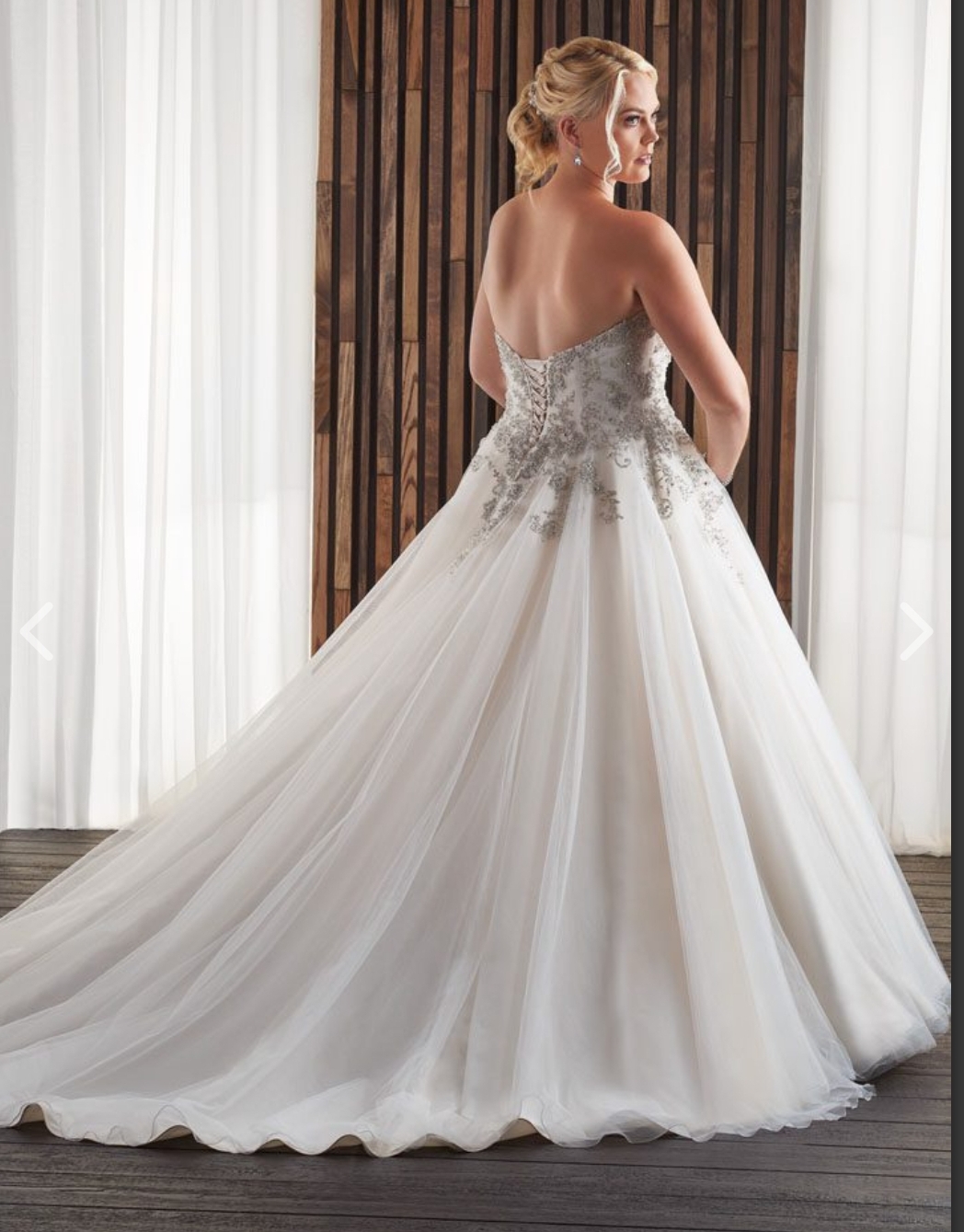 Plus size brudekjoler Malina