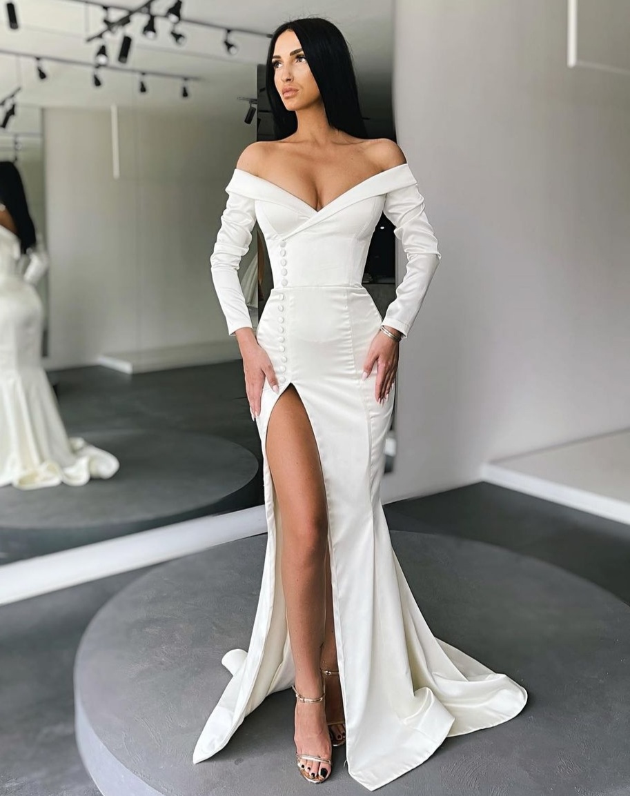 Genesis brudekjole glat med ærmer