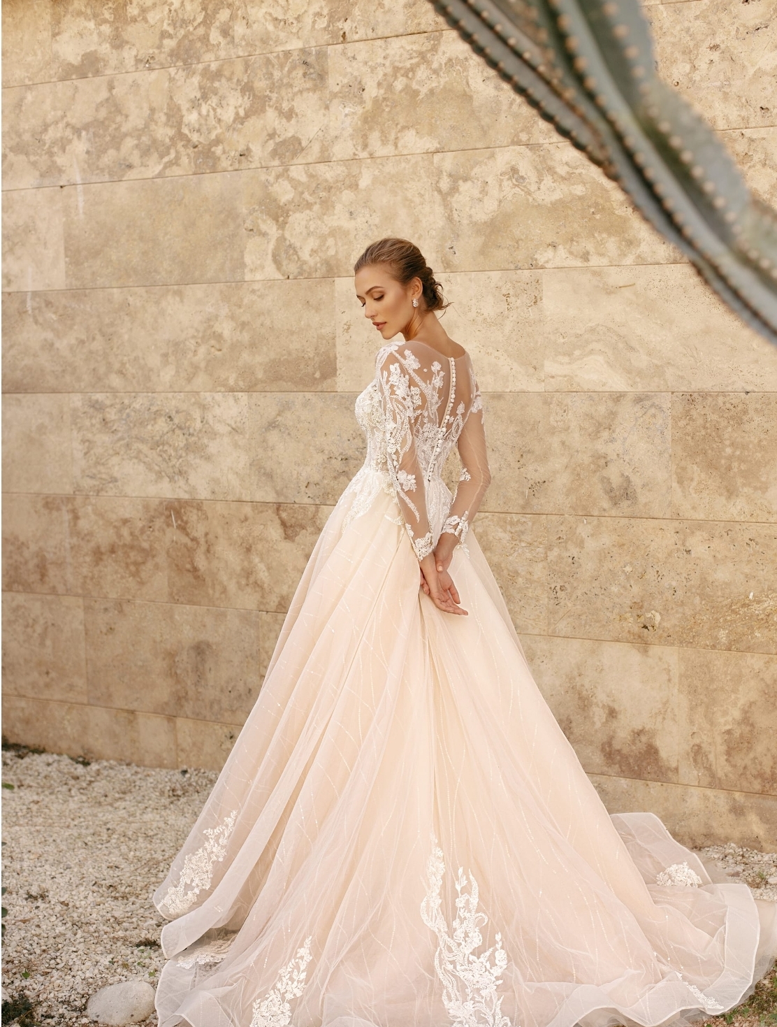 Pamela brudekjole med ærmer