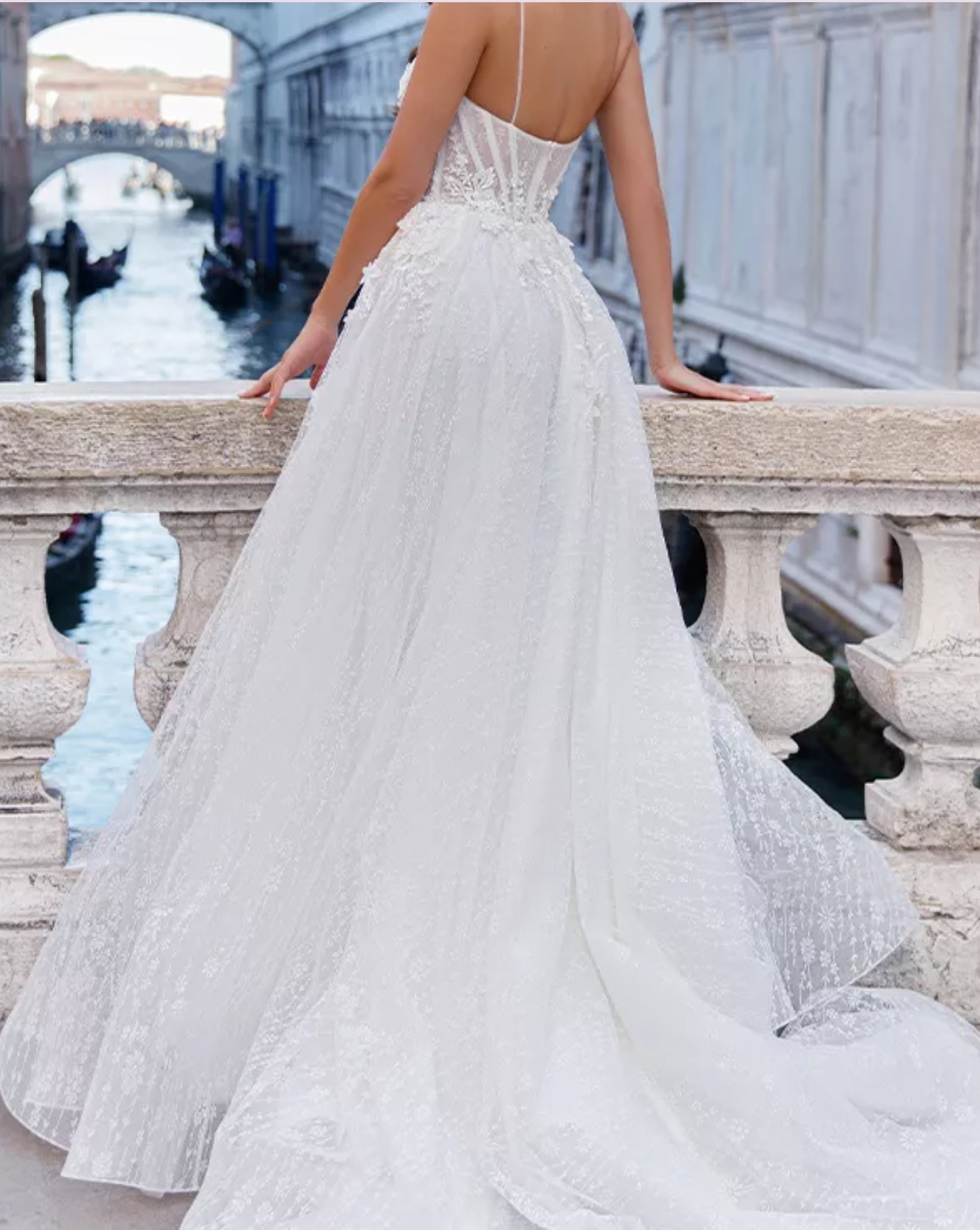 Neobell brudekjole med strop