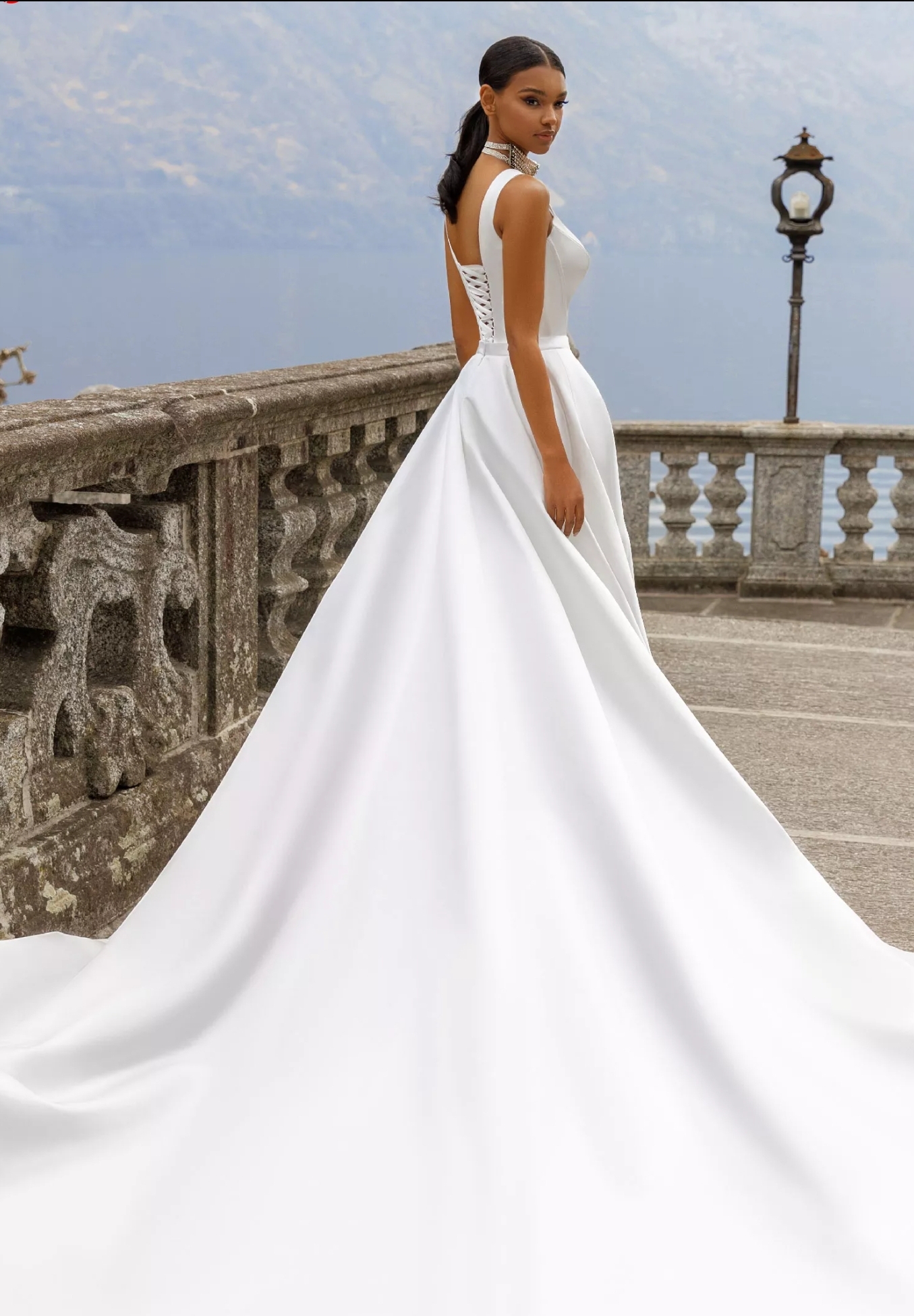 Bettina glat brudekjole 