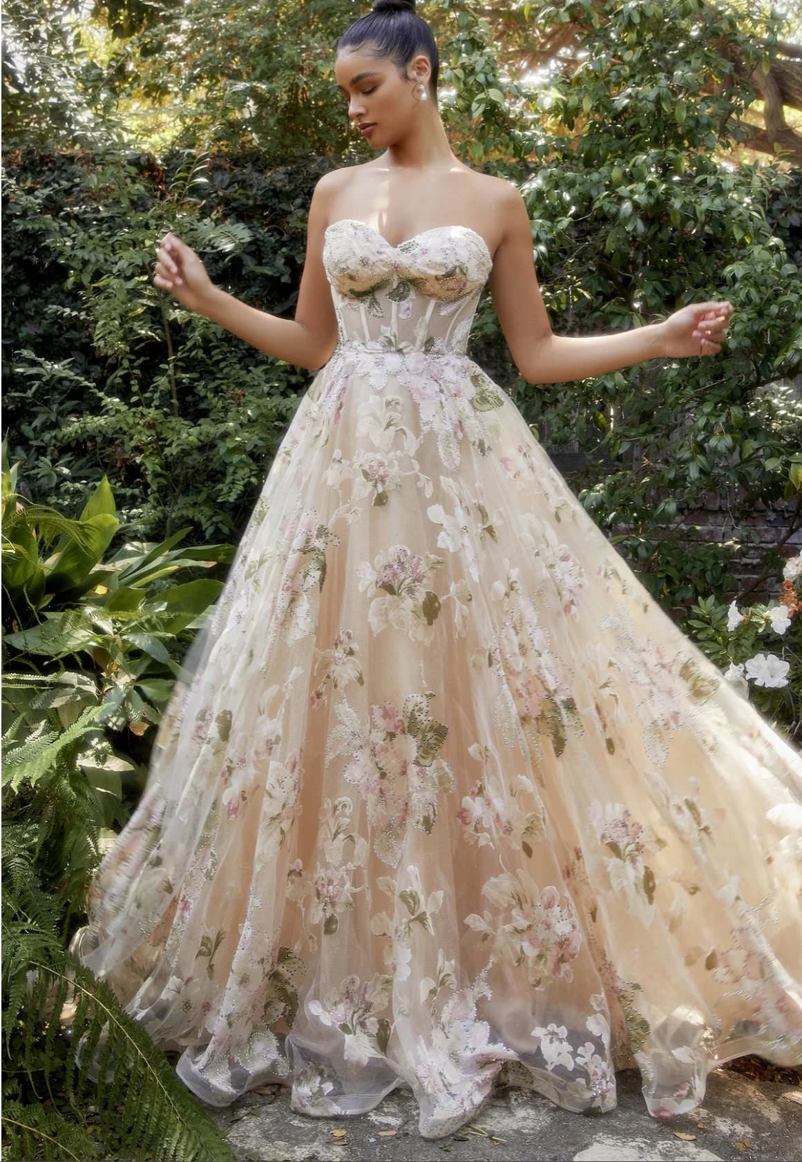 Flower brudekjolen med blomster  Andrea