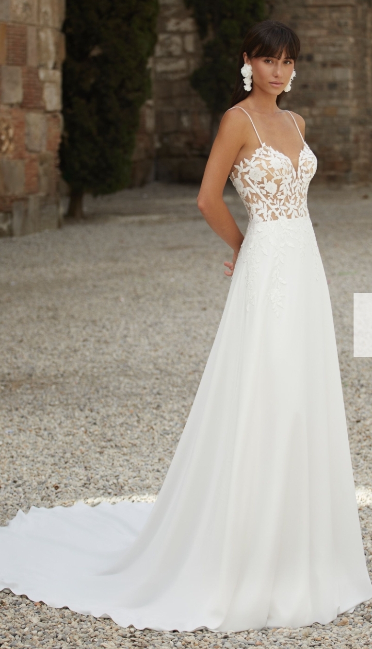 Blonde brudekjole med strop let skørt