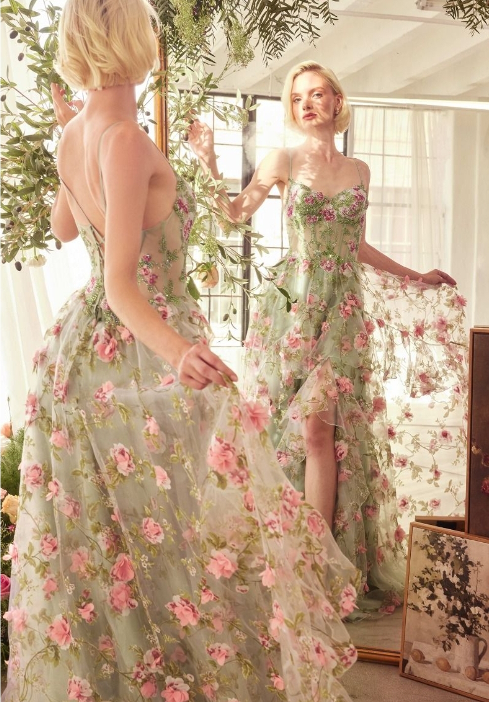 Grøn brudekjole med blomster 