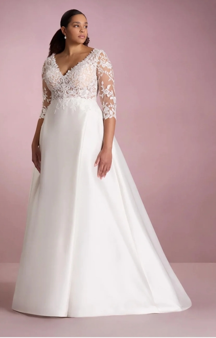 Plussize brudekjoler med lange ærmer