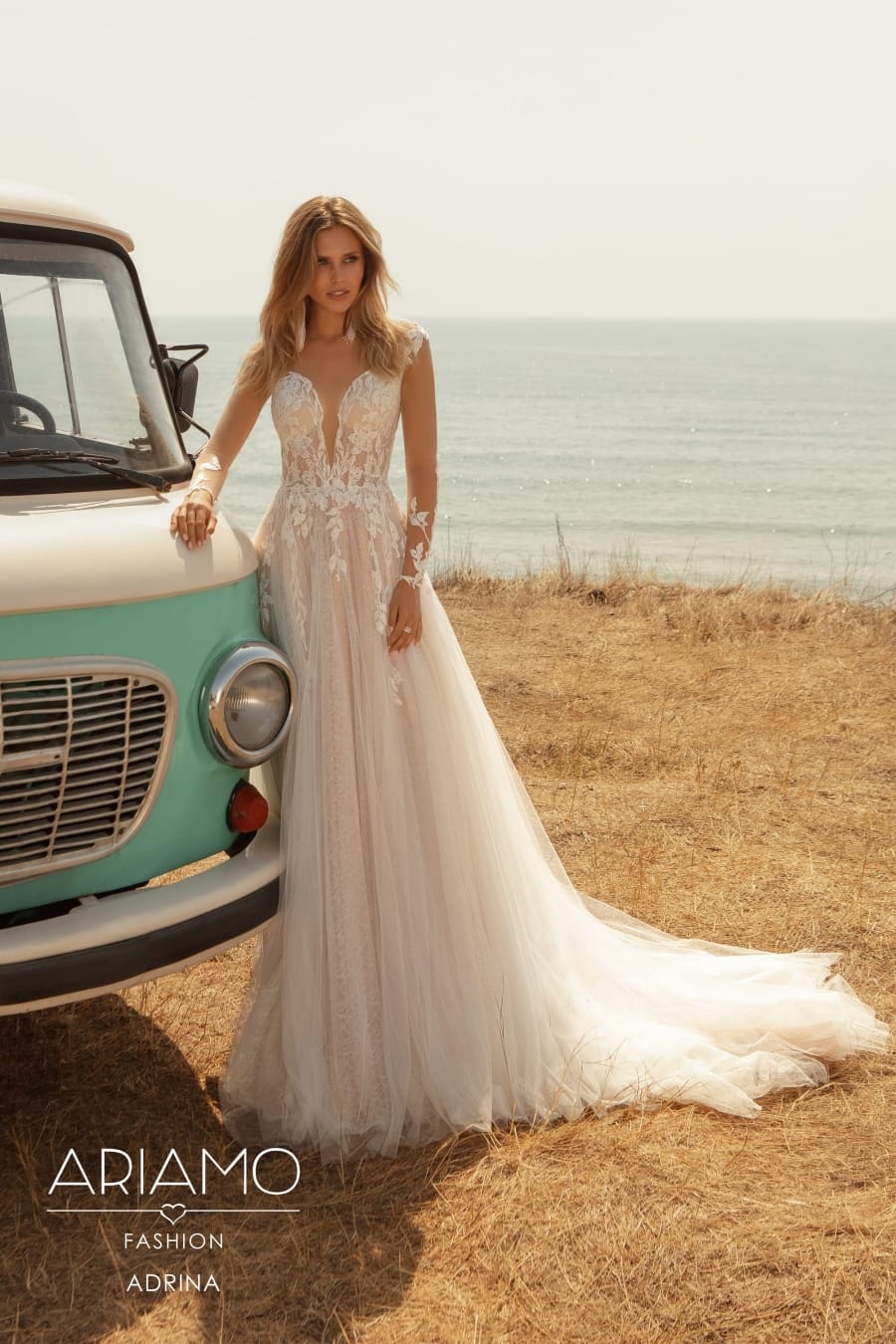 Brudekjoler med lange ærmer og blonder