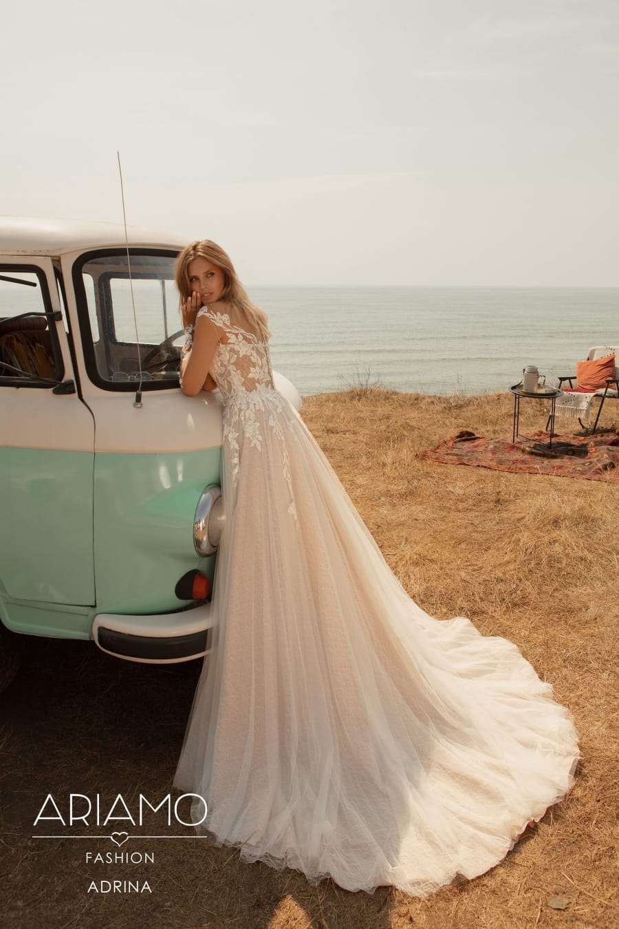 Brudekjoler med lange ærmer og blonder