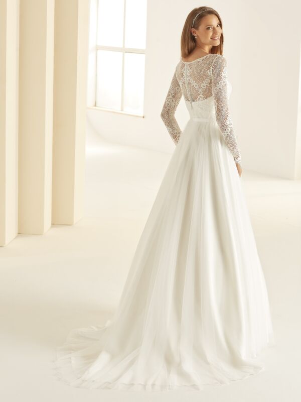 Daniela brudekjole med ærmer blonder