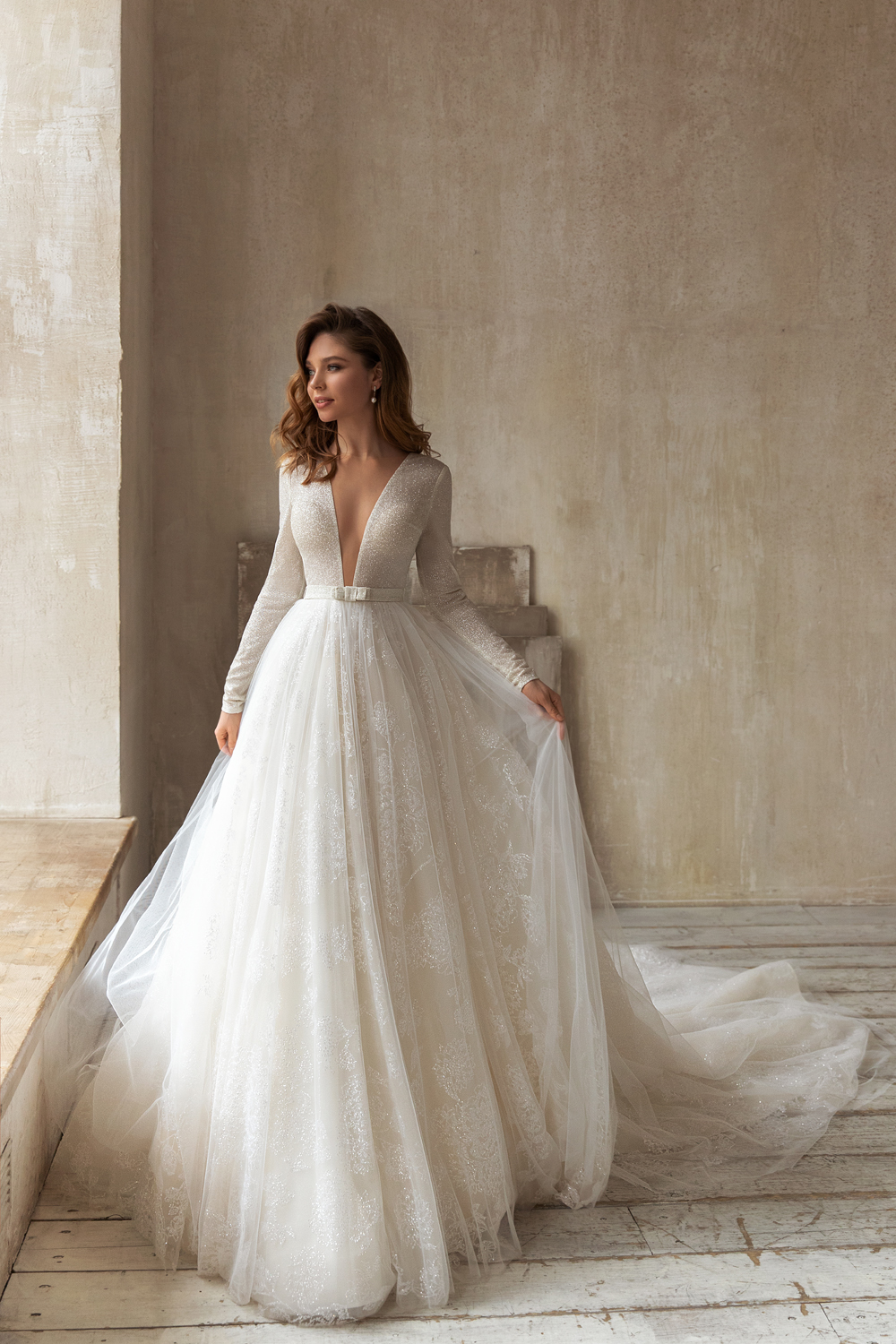 Debby brudekjole med ærmer aline og glimmer