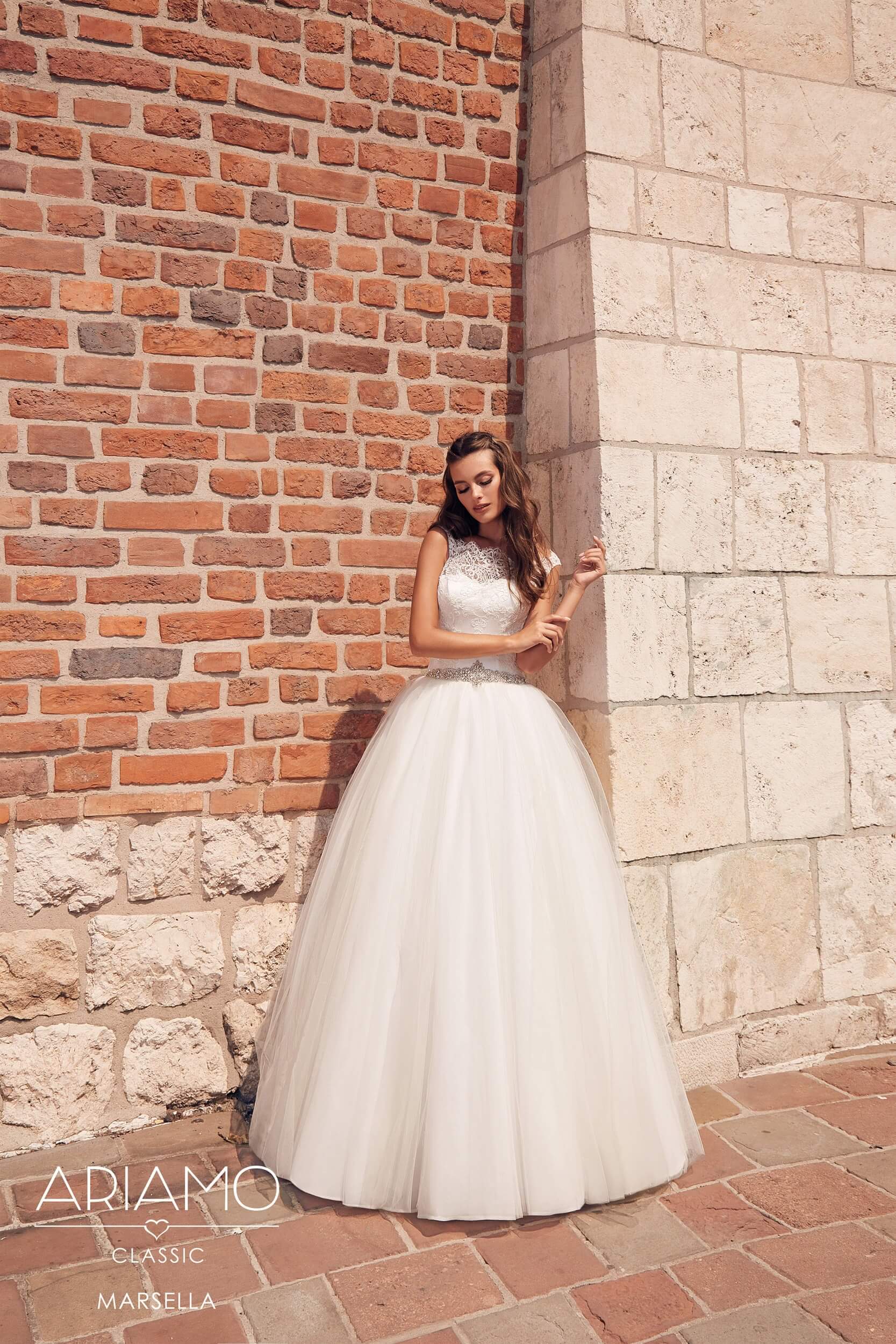 Store størrelse brudekjoler med blonder