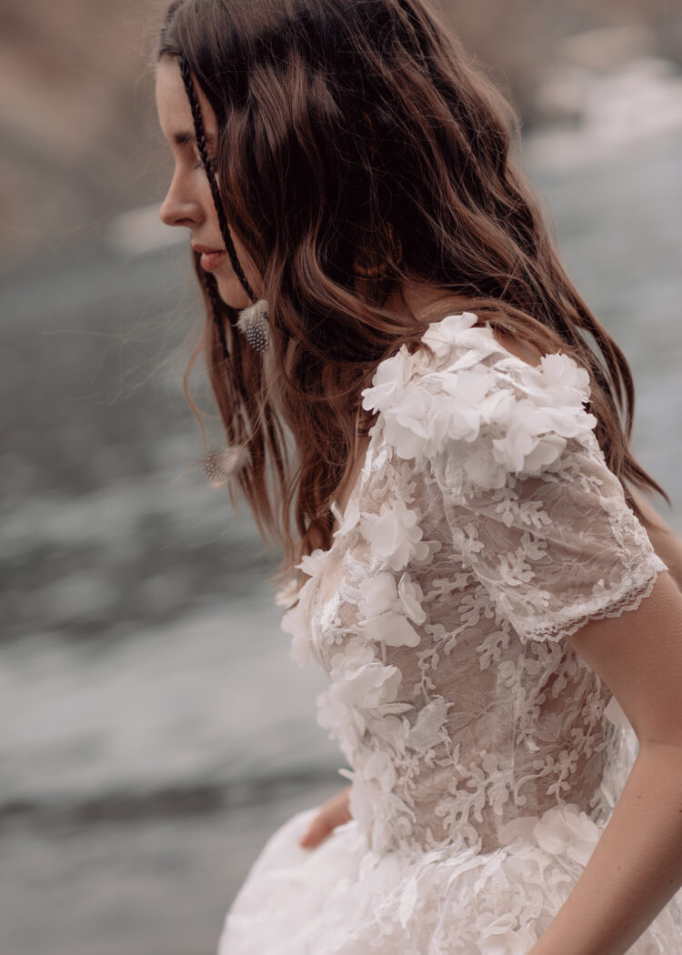 Bohemisk blomster brudekjole 