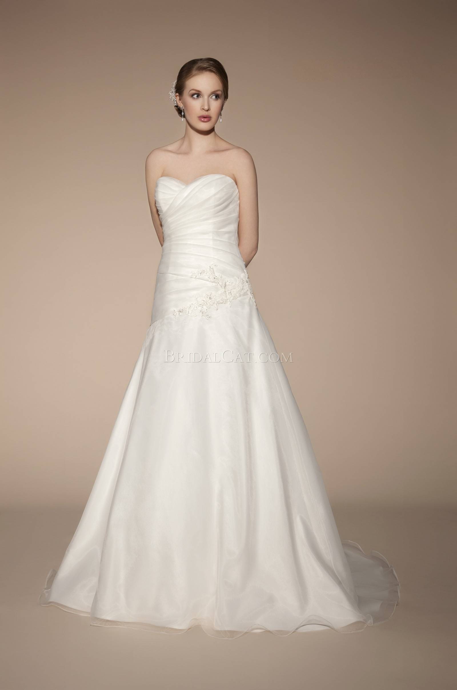 Benjamin Roberts brudekjole Tia