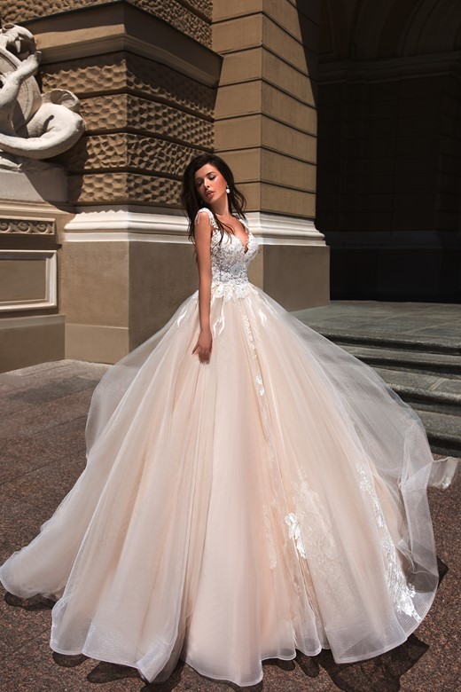 Tigris model med blonder og farve skift