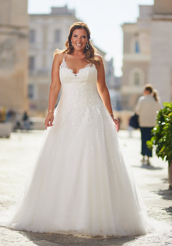 Brudekjole i plussize prinsesse