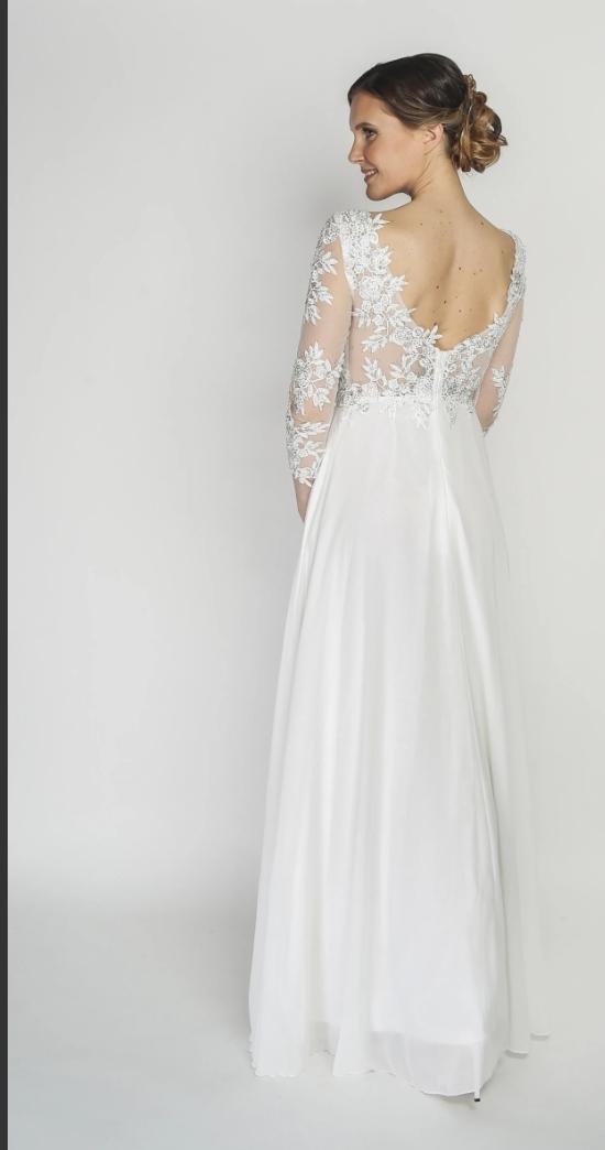 Nordisk brudekjole med ærmer 