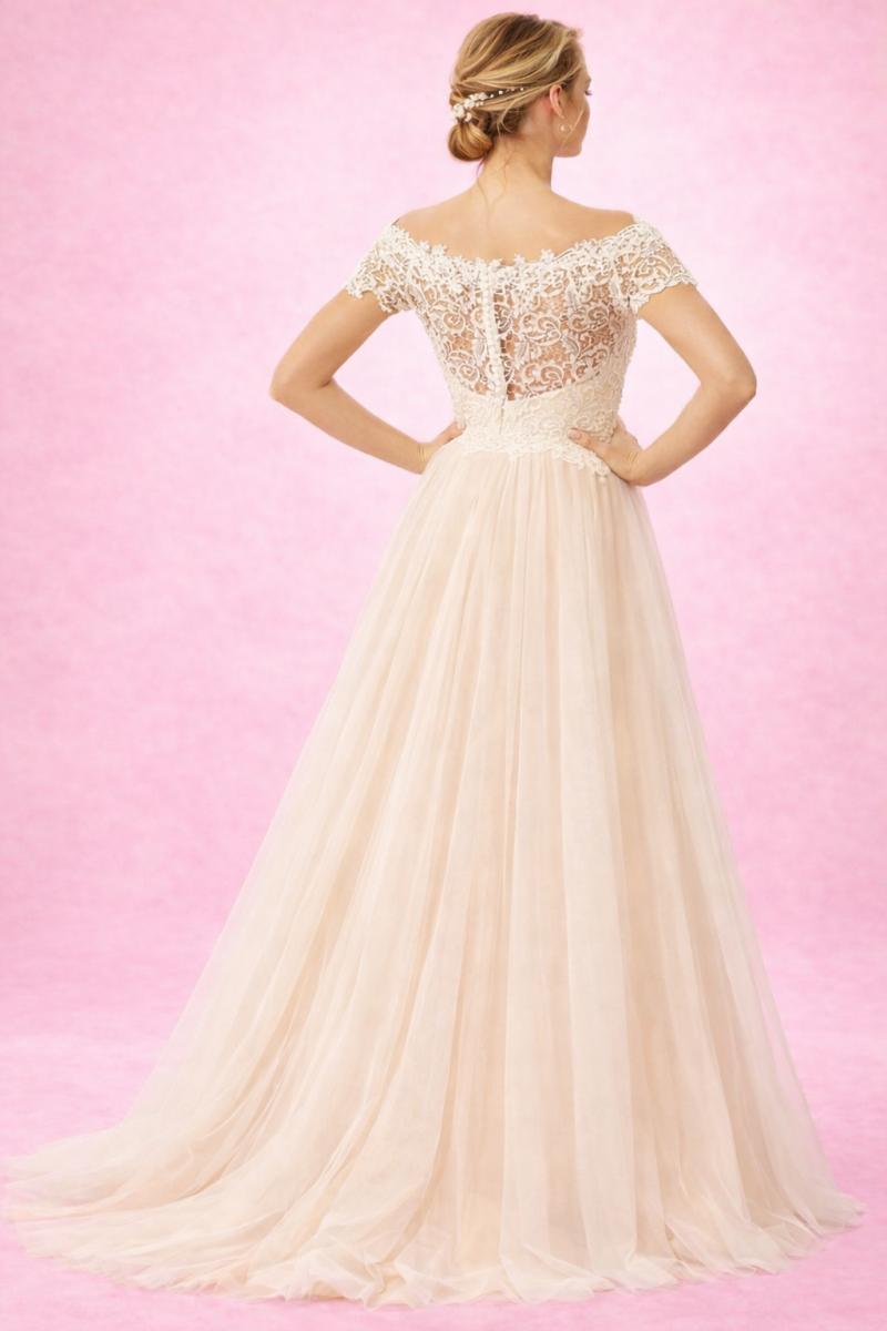 Silkeborg Brudekjole med grove blonder 